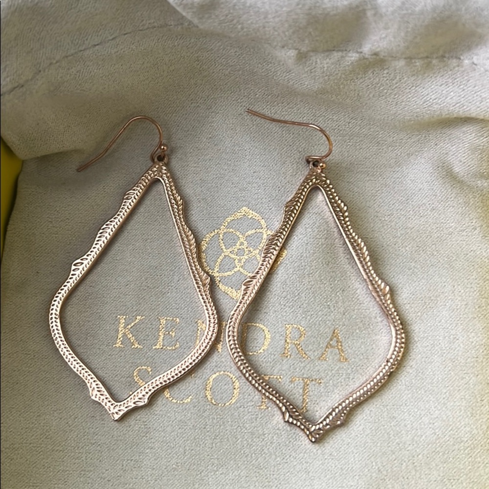 Kendra Scott gold Sophia drop earrings